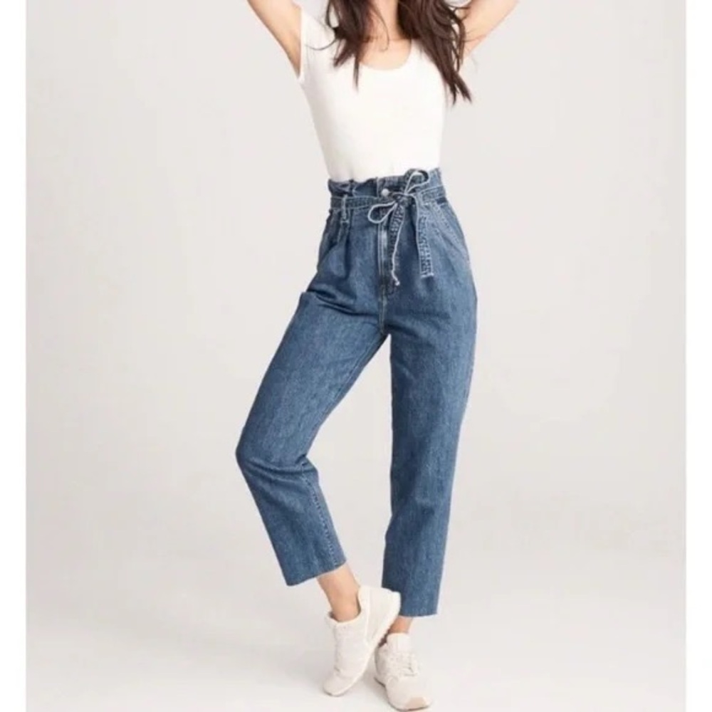 Abercrombie & Fitch Paper Bag Mom Jeans in‎ Blue